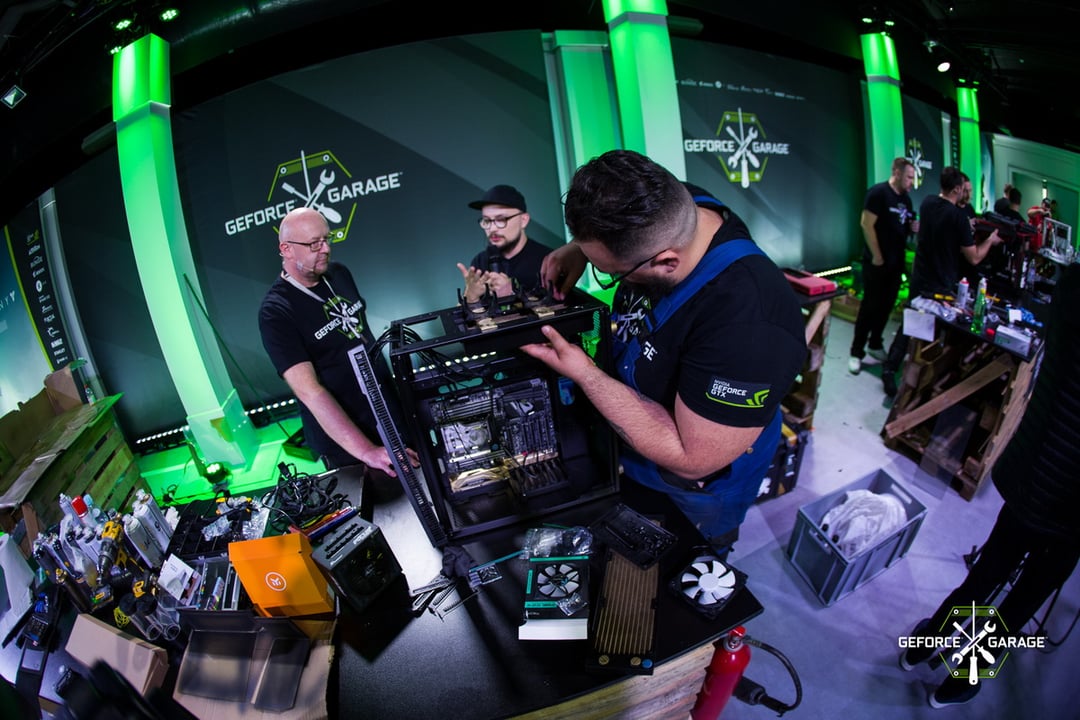 Moderzy przez 24 godziny pracowali w katowickim garażu GeForce
