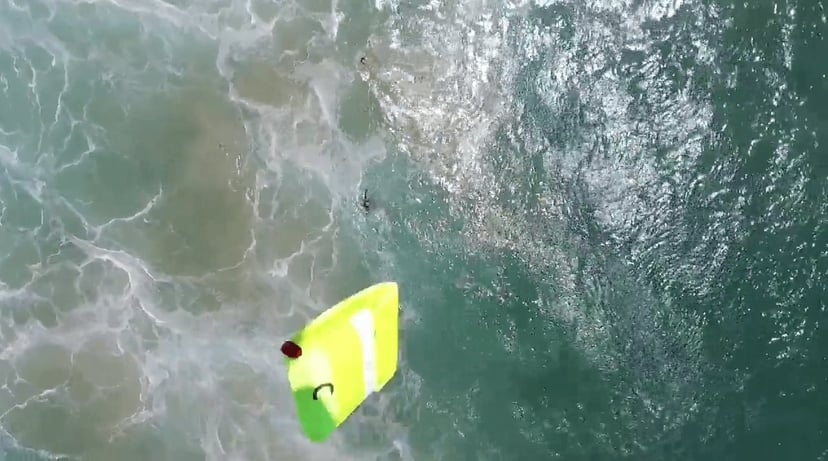Dron uratował tonących nastolatków
