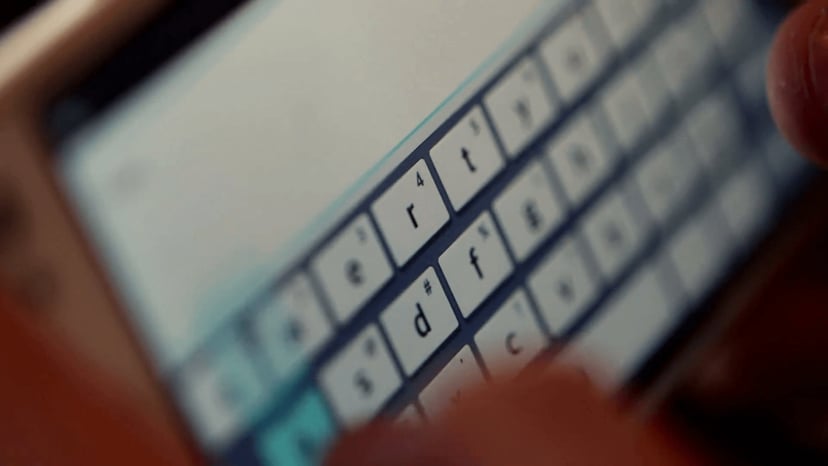 SMS-y trzymają się mocno