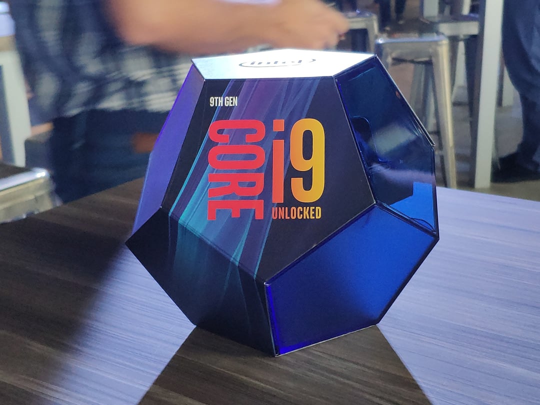 Procesory Intela 9 generacji trafią do sprzedaży 19 października