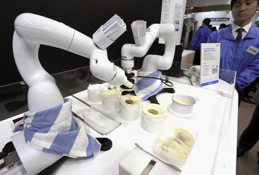 Robot lepiący pierogi