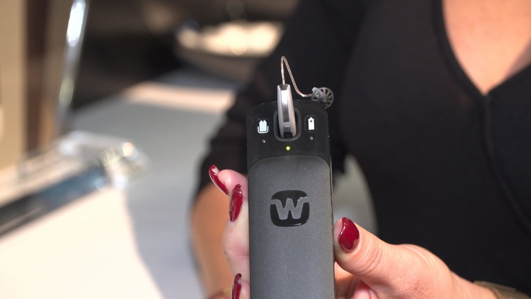 Zminiaturyzowane ogniwo paliwowe posłuży do zasilania aparatów słuchowych