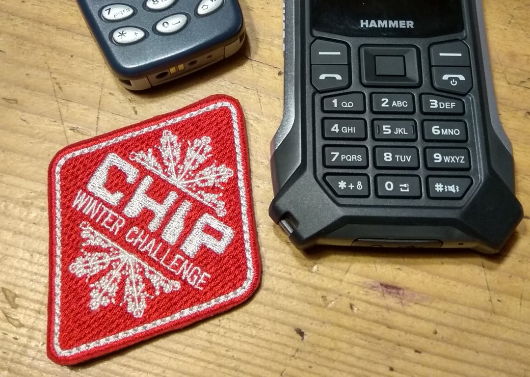 Najważniejszy pojedynek tej zimy: Nokia 3310 kontra Hammer Patriot