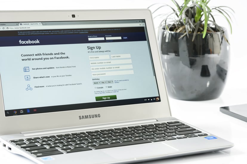 Facebook importował kontakty z e-maili 1,5 mln użytkowników