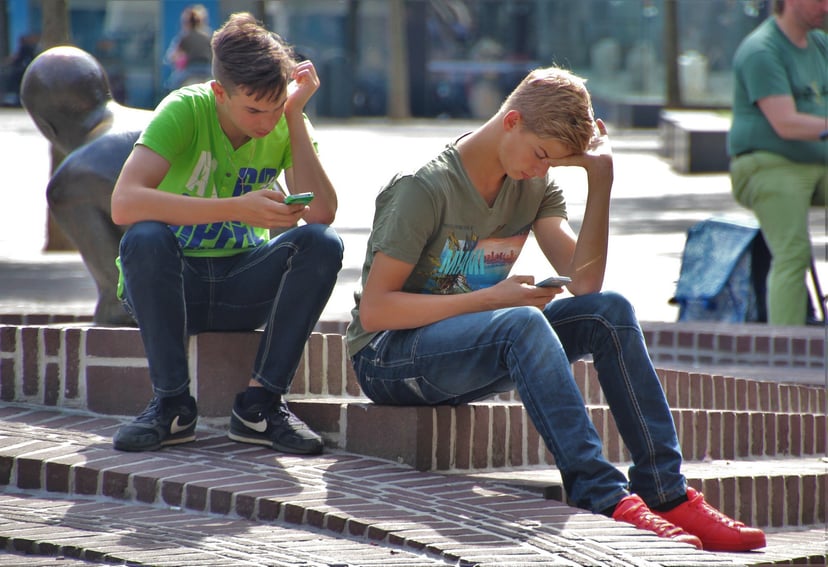 Polacy coraz chętniej kupują droższe smartfony