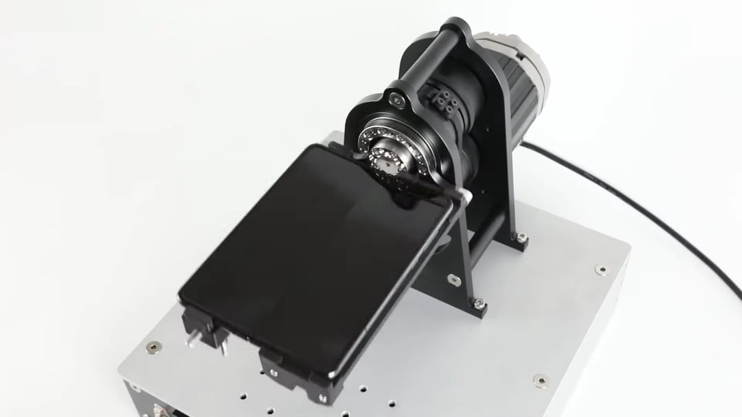 Zobacz, jak Galaxy Fold radzi sobie po 120 tysiącach zgięć i po upadku z 2 metrów