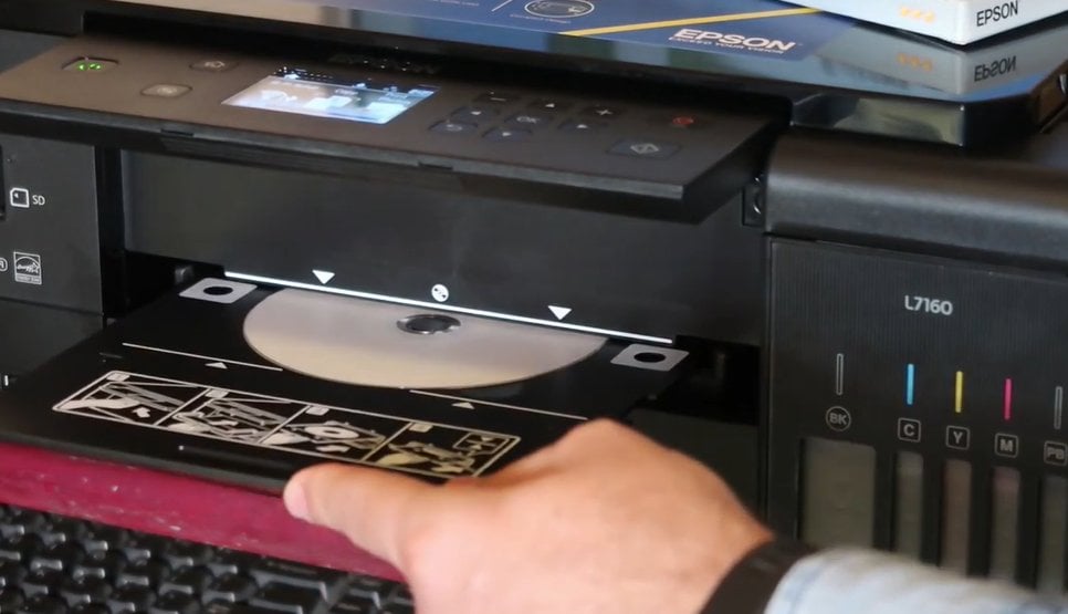 Start Up? Print Up! Drukowanie zdjęć i nadruków na płyty dzięki drukarce Epson