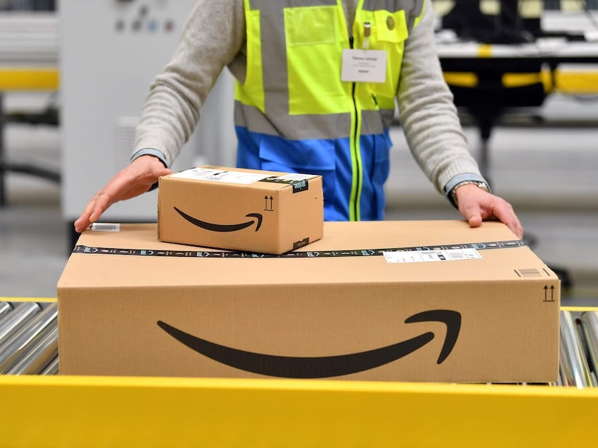 Amazon, niczym smok na skarbach, liczy zyski