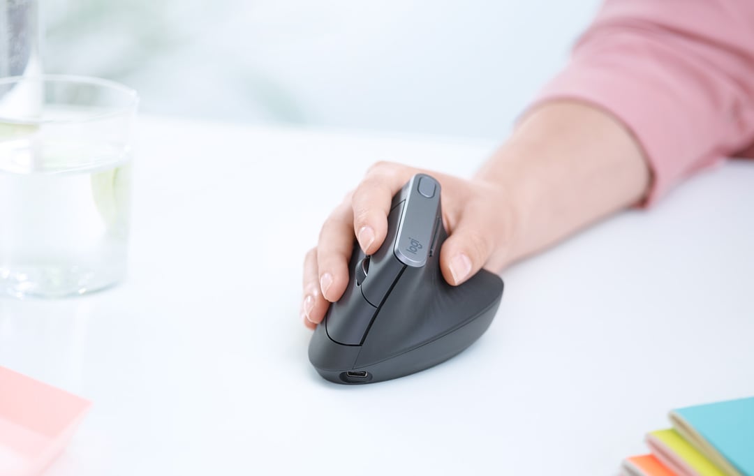 TEST: Logitech MX Vertical – zdrowa myszka