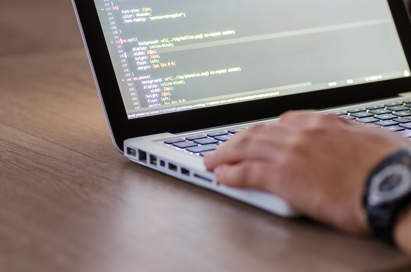 Programista – rano budzi się szczęśliwy, a zasypia ustatysfakcjonowany