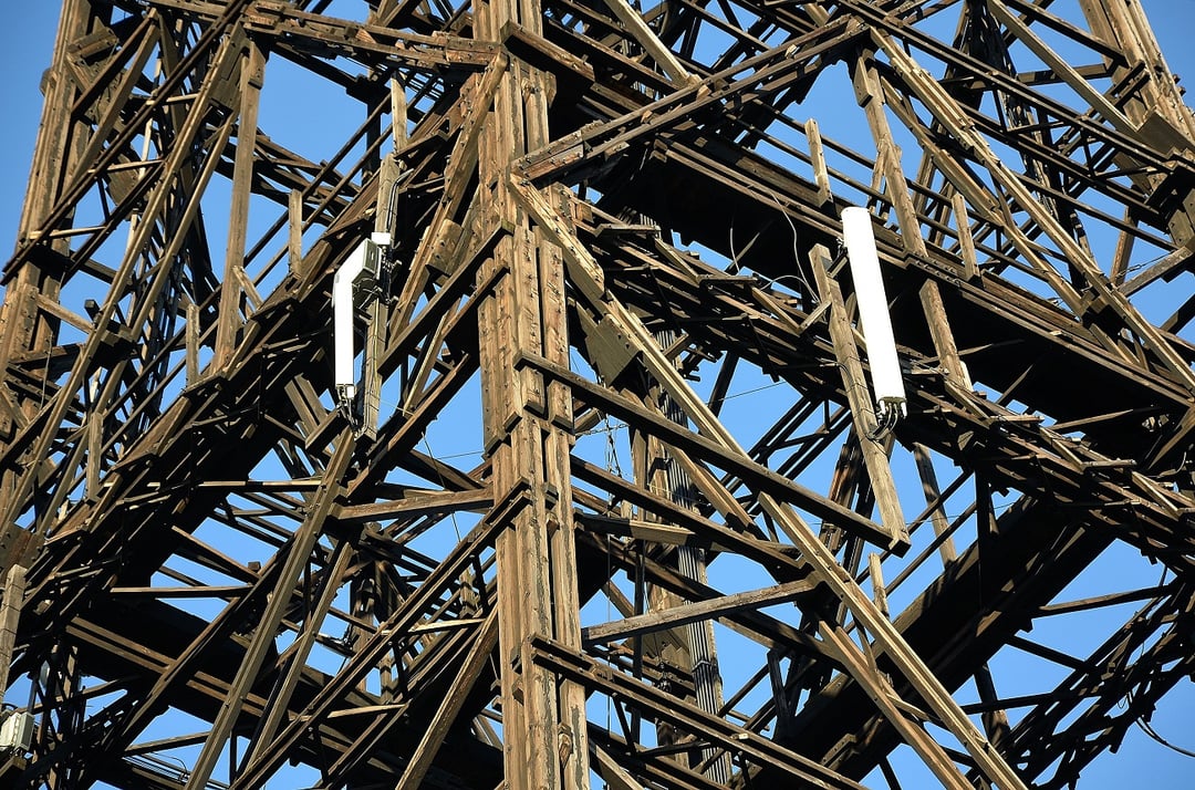 Kolejna mina w nowelizacji Ustawy o Krajowym Systemie Cyberbezpieczeństwa. Operatorzy zapłacą majątek?