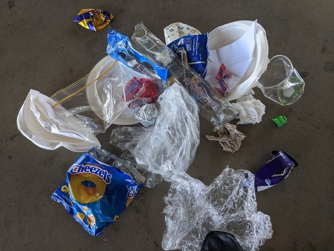 Trudno uwierzyć, jak niewiele firm odpowiada za ponad połowę wyrzucanych tworzyw sztucznych jednorazowego użytku