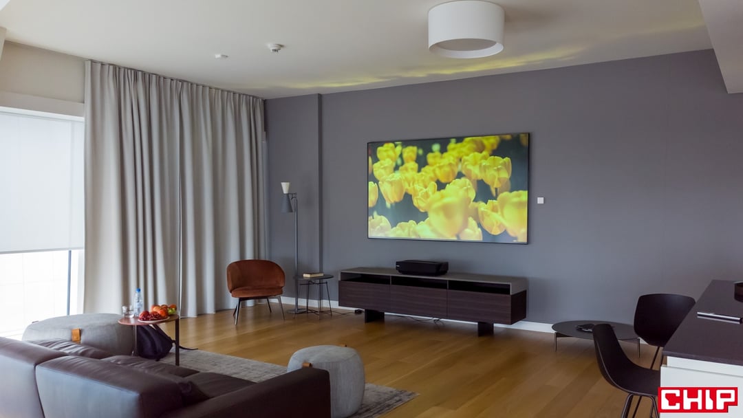 Wojna o największy telewizor wchodzi na nowy poziom. 98 cali może być Twoje za mniej niż myślisz