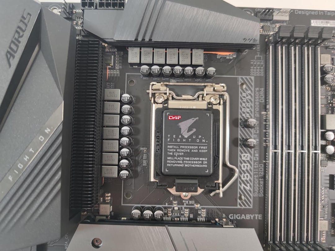 Nadchodzi wzrost cen płyt głównych. Oberwie wszystko, co posiada duży laminat