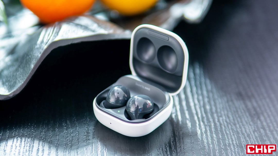 Samsung Galaxy Watch4 debiutuje z Wear OS. Razem z nim nowe Galaxy Buds2