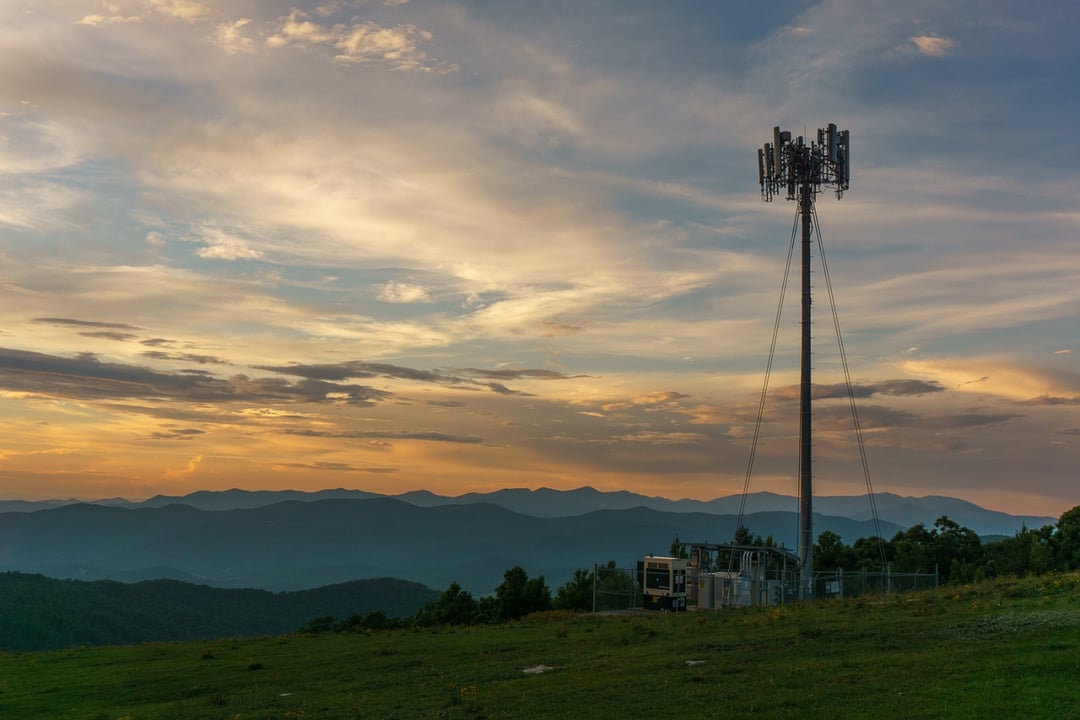 Rząd wcale nie tnie wydatków na 5G, ale co dalej z inwestycją w 5G?
