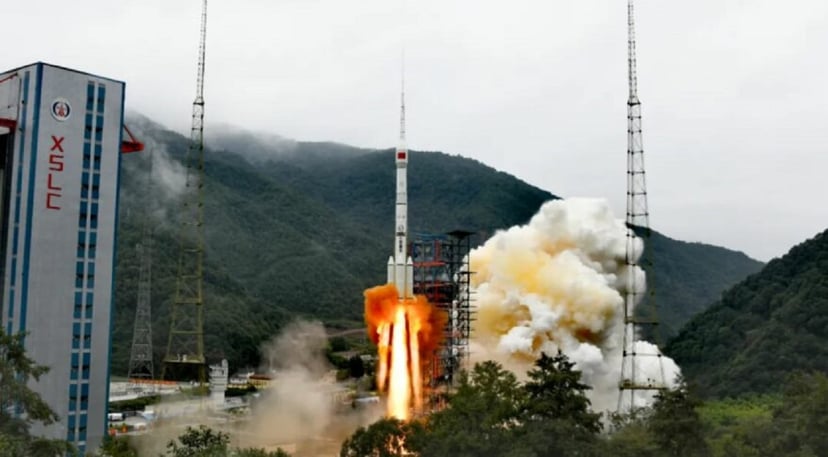 W pobliżu chińskiego satelity krąży nieznany obiekt. Zaobserwowali go Amerykanie