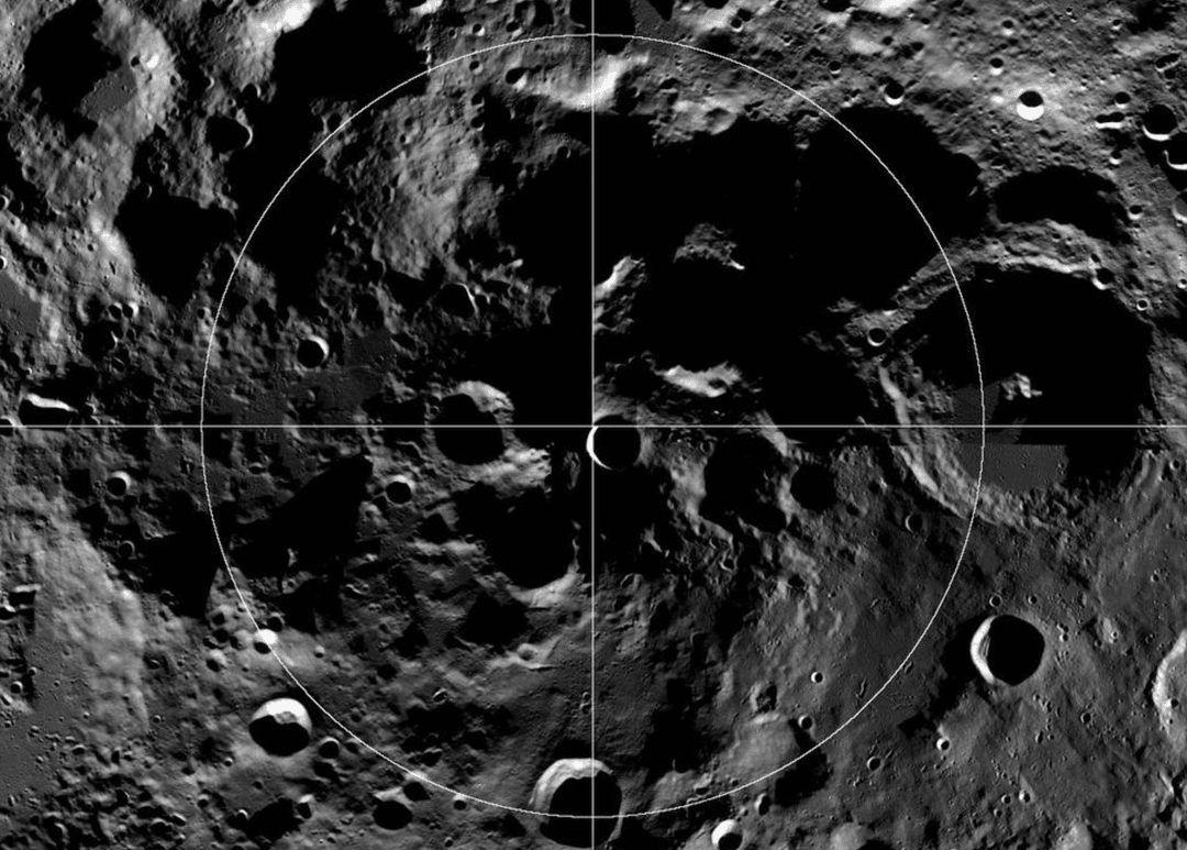 Zimne pułapki na Księżycu potwierdzone. Prawdopodobnie tam ukrywa się dwutlenek węgla