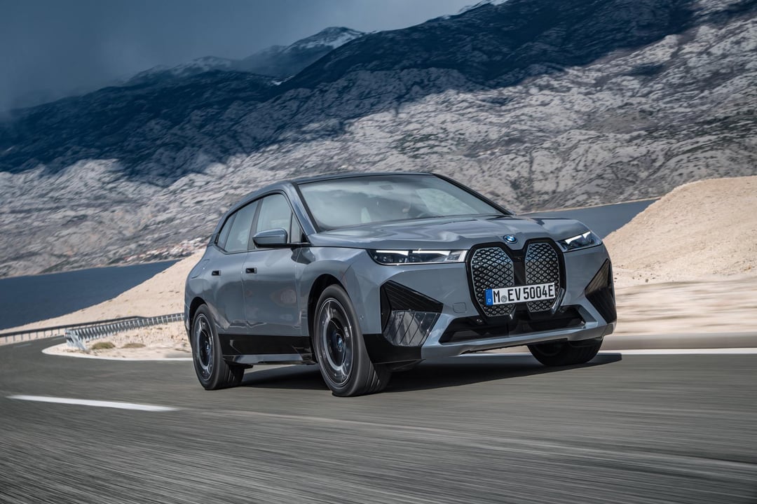 Nowy elektryczny silnik BMW nie będzie wykorzystywał magnesów. Trafi do BMW iX M60