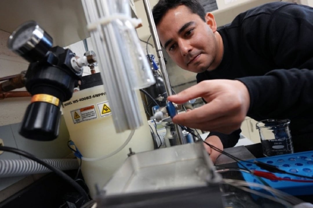 Naukowcy doprowadzili do lewitacji lodowego krążka. Zjawisko Leidenfrosta wszechstronniejsze niż sądzono