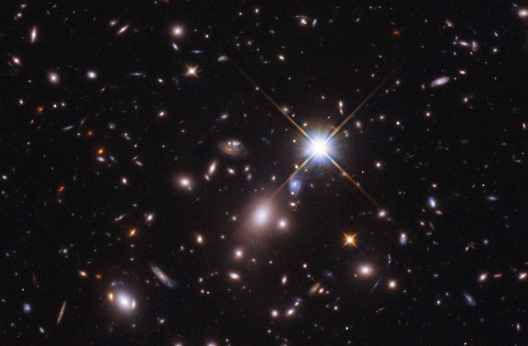 Kosmiczny Teleskop Hubble’a odkrył najbardziej odległą gwiazdę w historii. Poznajcie Earendel