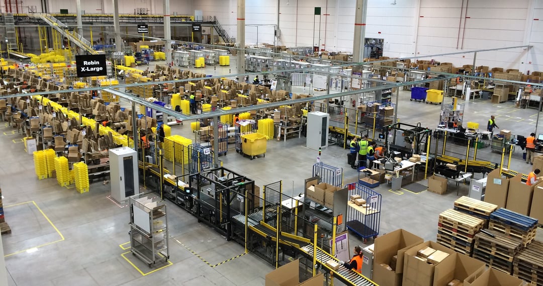 Miliard dolarów – tyle Amazon zainwestuje w firmy logistyczne i robotykę