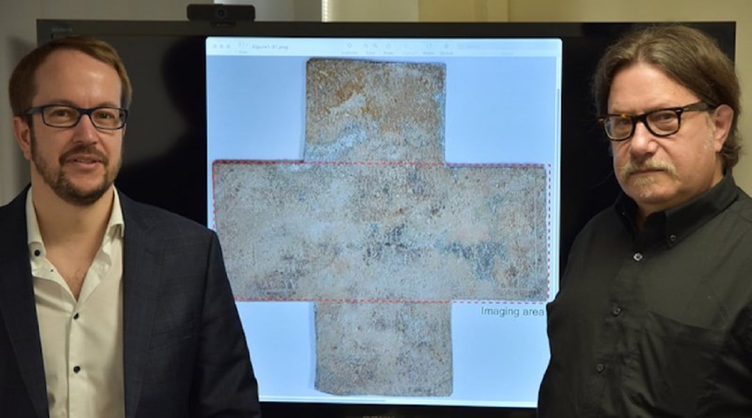 Pod XVI-wiecznym krzyżem znajdował się ukryty komunikat. Rozszyfrowano go dzięki nowej technologii