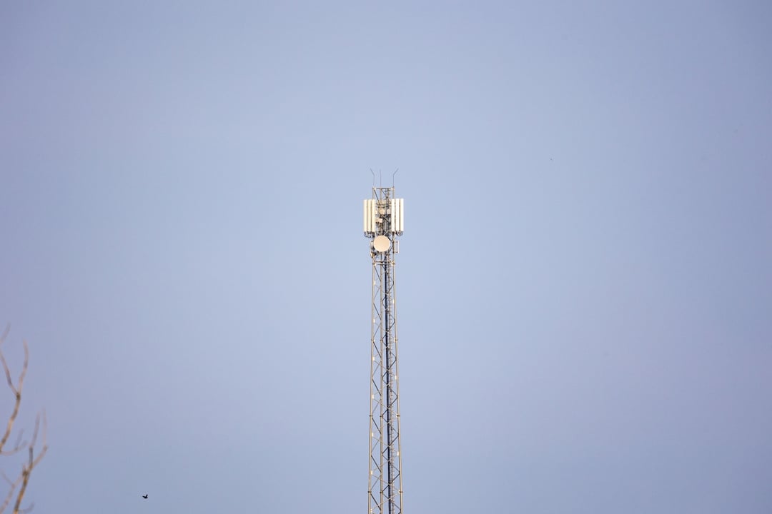 Środki z KPO pójdą na budowę sieci 5G. Tylko… jakiej sieci 5G?