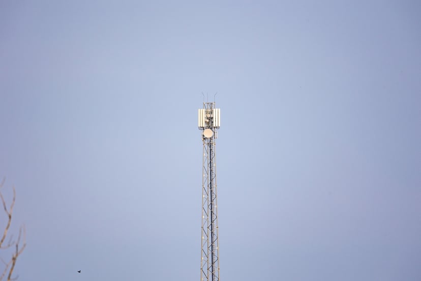 Środki z KPO pójdą na budowę sieci 5G. Tylko… jakiej sieci 5G?