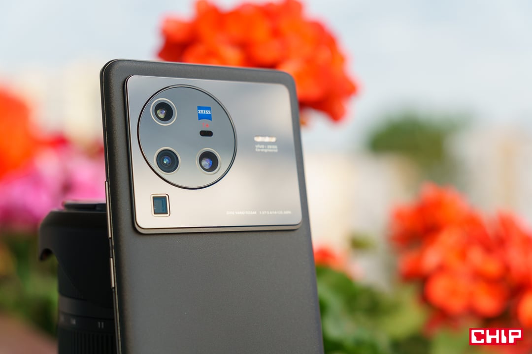Vivo X80 Pro – fantazja na 4 aparaty fotograficzne i Zeissa