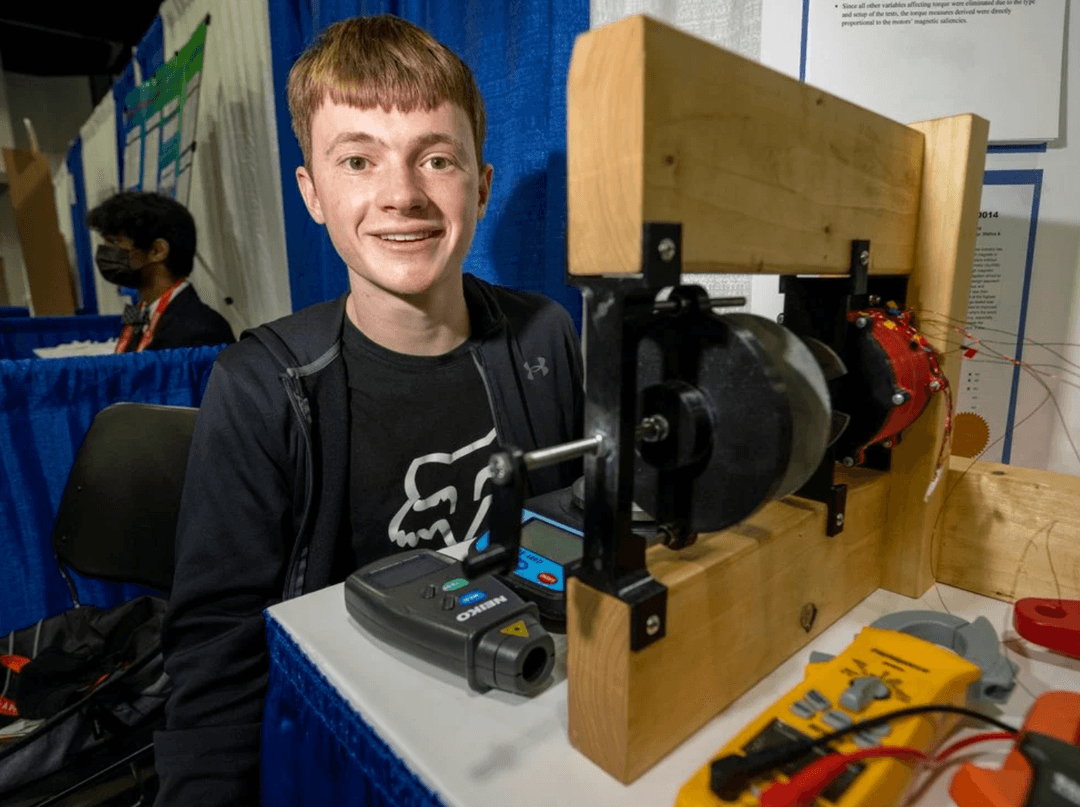 17-letni geniusz swoim projektem zawstydził wielkie firmy