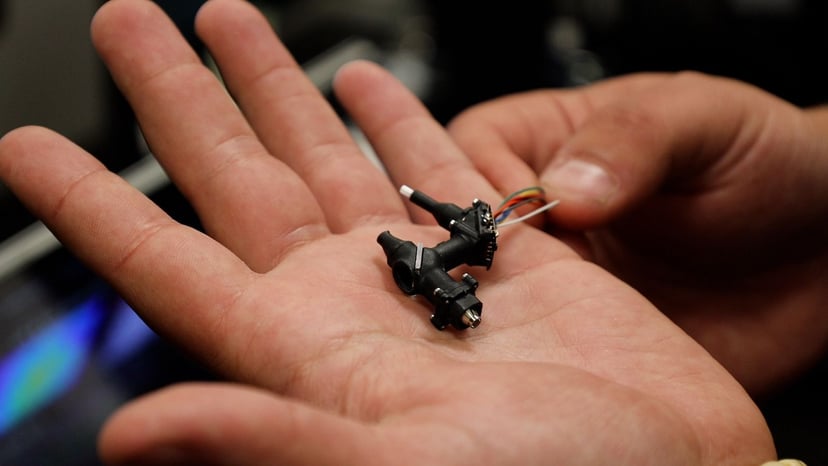 Mikroskop tak dokładny, że można nim obserwować neurony. Zadziwia też rozmiarami