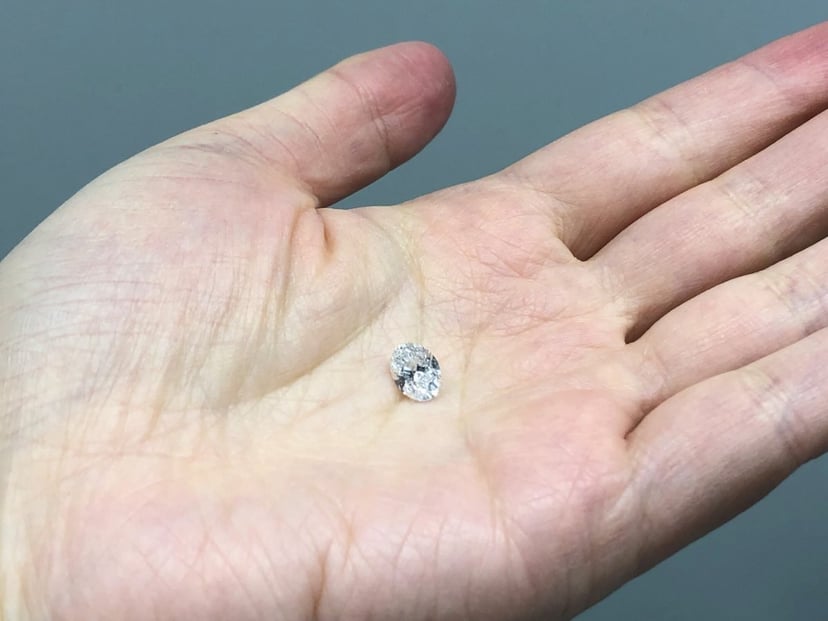 Wiązka elektronów zamienia zwykły węglowodór w diamenty. Japończycy właśnie zrewolucjonizowali jubilerstwo