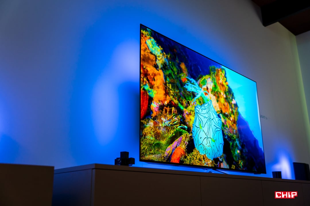 Jak przygotować salon na piłkarskie transmisje? Sprawdź te telewizory, jeśli planujesz wymianę sprzętu