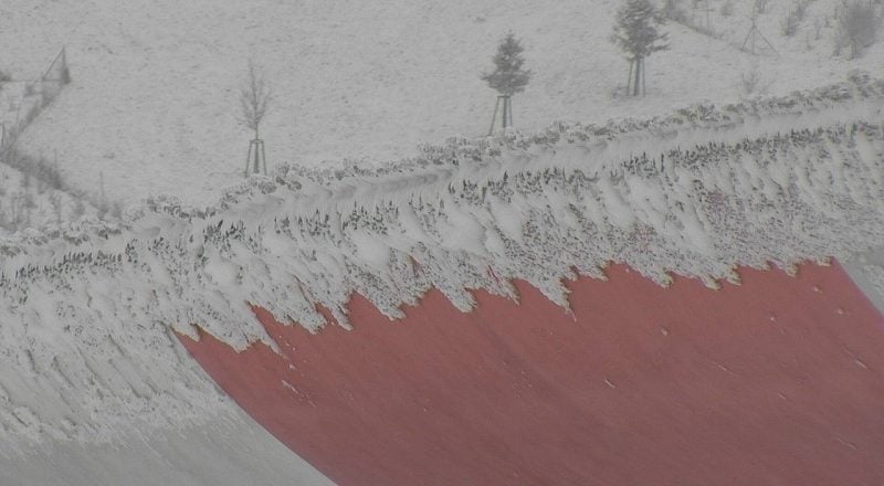 Ta powłoka stanowi postrach dla lodu. Jest imponująco skuteczna