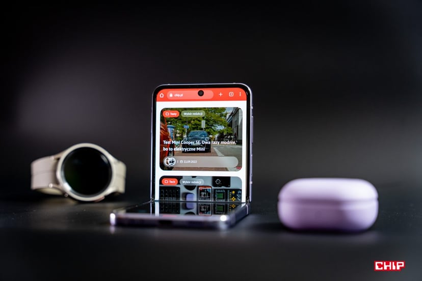 Tym razem to Samsung bierze przykład z konkurencji. Galaxy Z Flip 5 dostanie większy zewnętrzny ekran