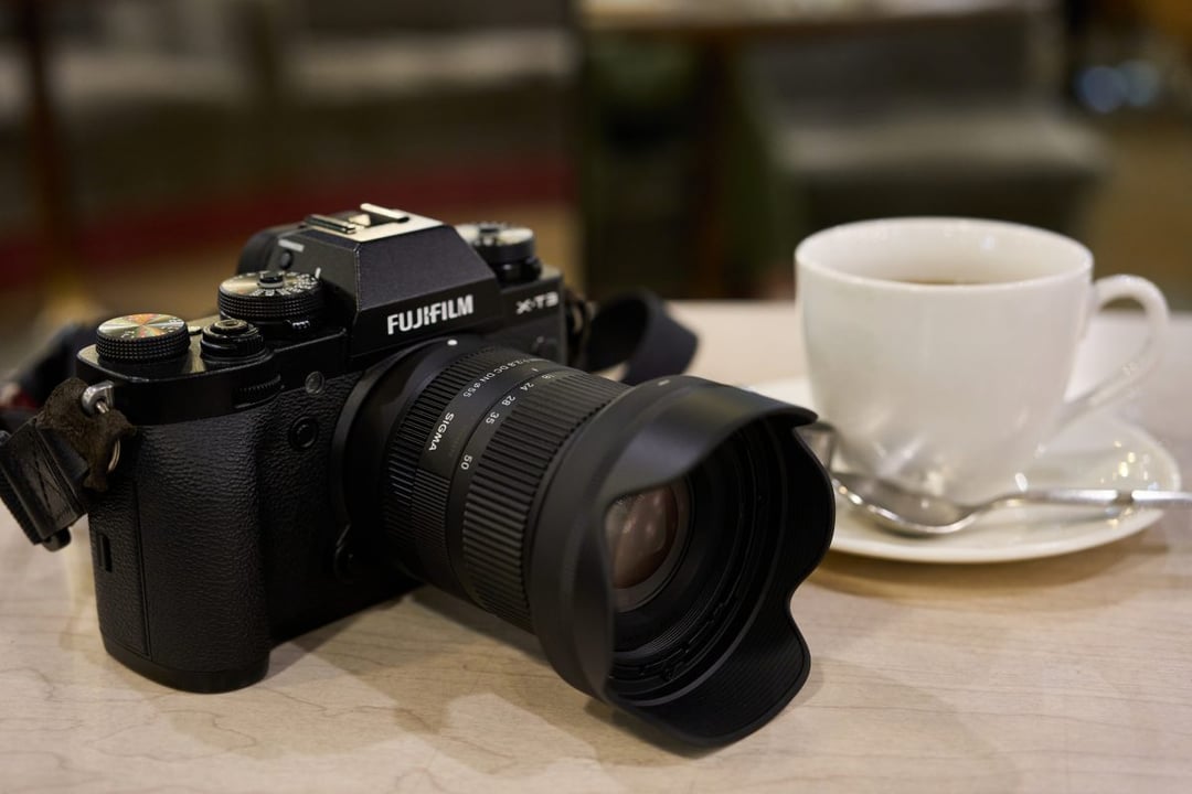 Obiektyw, który trzeba mieć. Sigma 18-50 mm f/2.8 DC DN w końcu trafia do systemu Fujifilm X