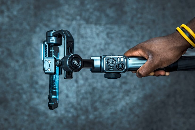 Nowy gimbal ustabilizuje twój smartfon lepiej niż NBP złotówkę. Co potrafi Zhiyun Smooth 5S?