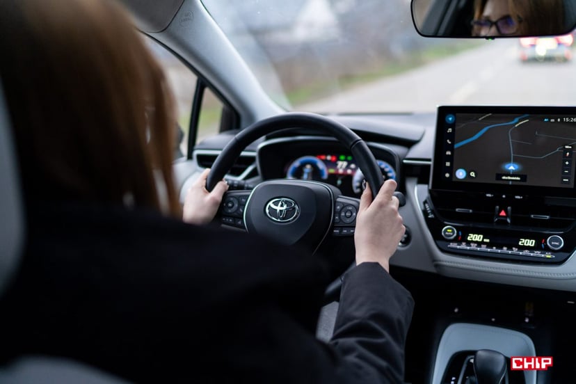 Toyota ma sprytny plan. Zamiast wyrzucać poduszki powietrzne, przerobi je na… buty