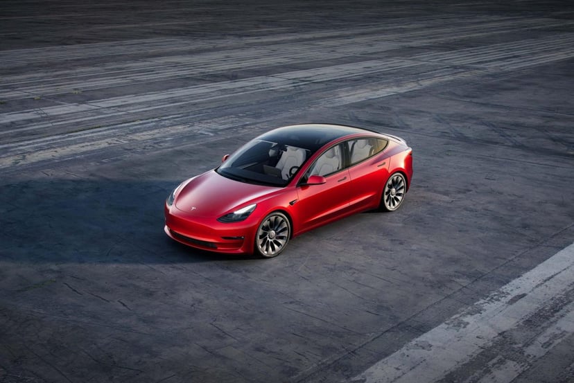Tesla nie jest jak iPhone. Tesla jest jak Xiaomi