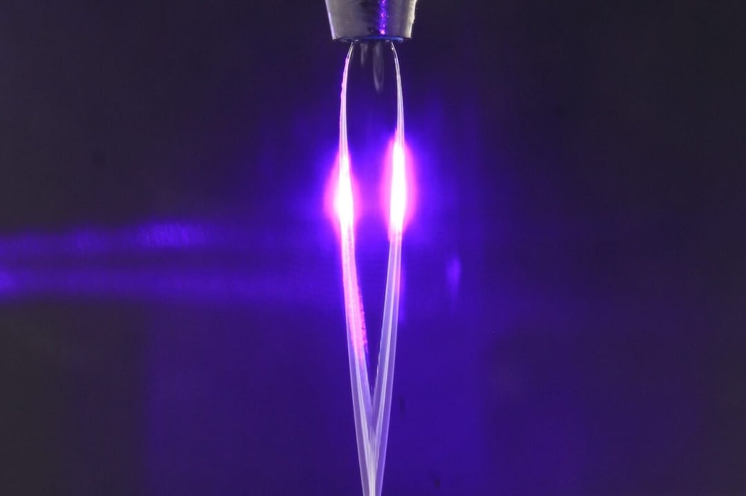Laserowy przełącznik na bazie wody? Dzięki niemu ciecz zachowuje się niczym metal