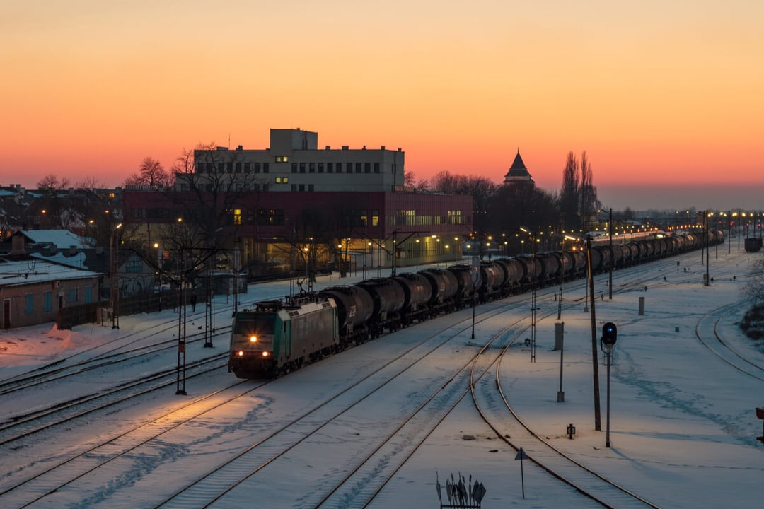 Pociąg zaliczył 20 godzin opóźnienia, pasażerowie sądzili, że zostali porwani. Kolej to jednak nie tylko podwyżki i problemy