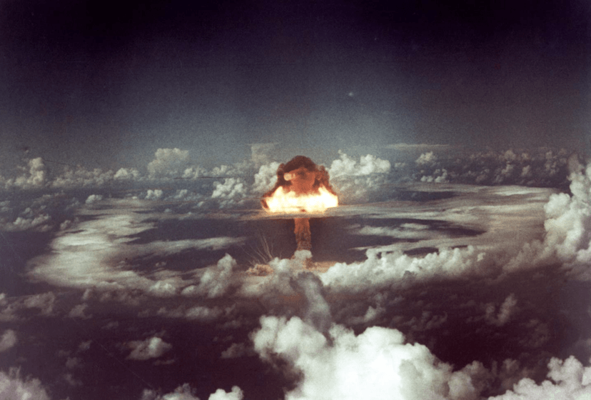 Polska jest jak tarcza dla NATO. Broń atomowa na naszym terenie ma sens