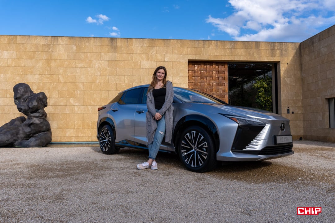 Kierownica wymyślona na nowo. Jeździliśmy Lexusem RZ 450e