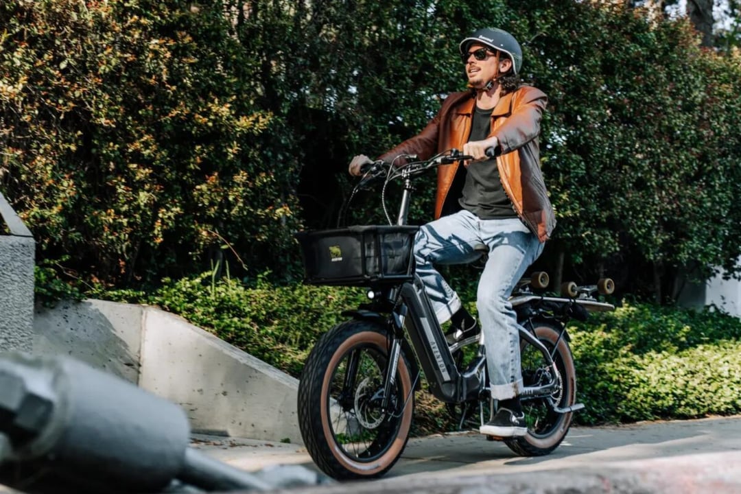 Wszechstronny e-bike stał się jeszcze lepszy. Aventon Sinch.2 przykuwa wzrok praktycznie wszystkim