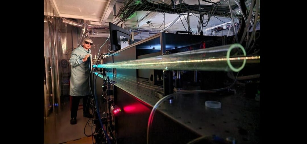 Fotoiniekcja bez tajemnic. W ten sposób powstanie elektronika 100 tysięcy razy szybsza od obecnej