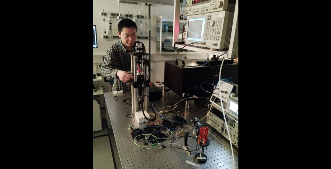 Od czarnych dziur po dokładniejsze zegary. Kryształy czasu to źródło rewolucji, a niedawno udało się zrobić z nimi coś ważnego