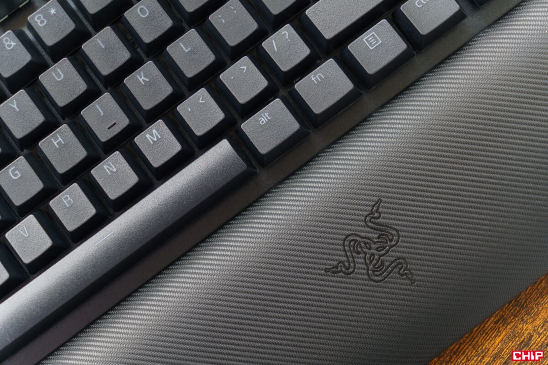 Test klawiatury Razer Blackwidow V4 Pro – dziwna, barwna, irytująco fajna