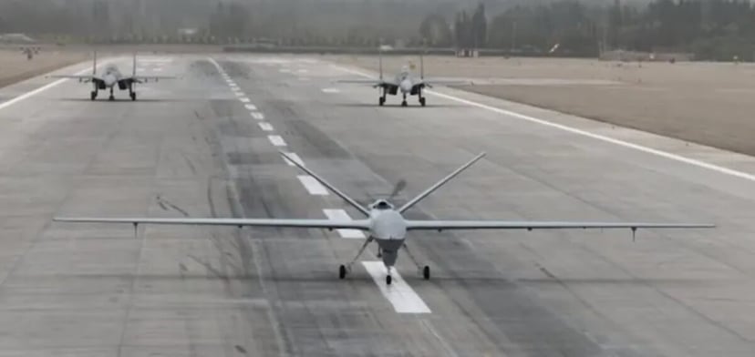 Z taką bronią Chiny będą potężniejsze. Dron 007 nie należy do Bonda, ale i tak sprawia takie wrażenie