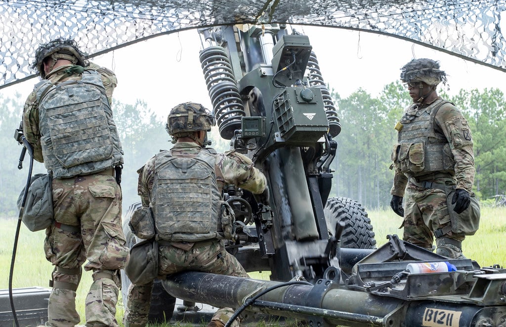 Artyleria Chin rośnie w siłę. Nowy samobieżny potwór Pekinu zdradza swoje tajemnice